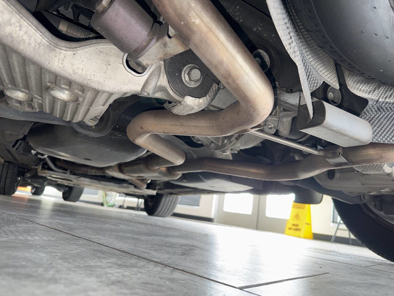 Used 2017 Land Rover Discovery HSE image 24