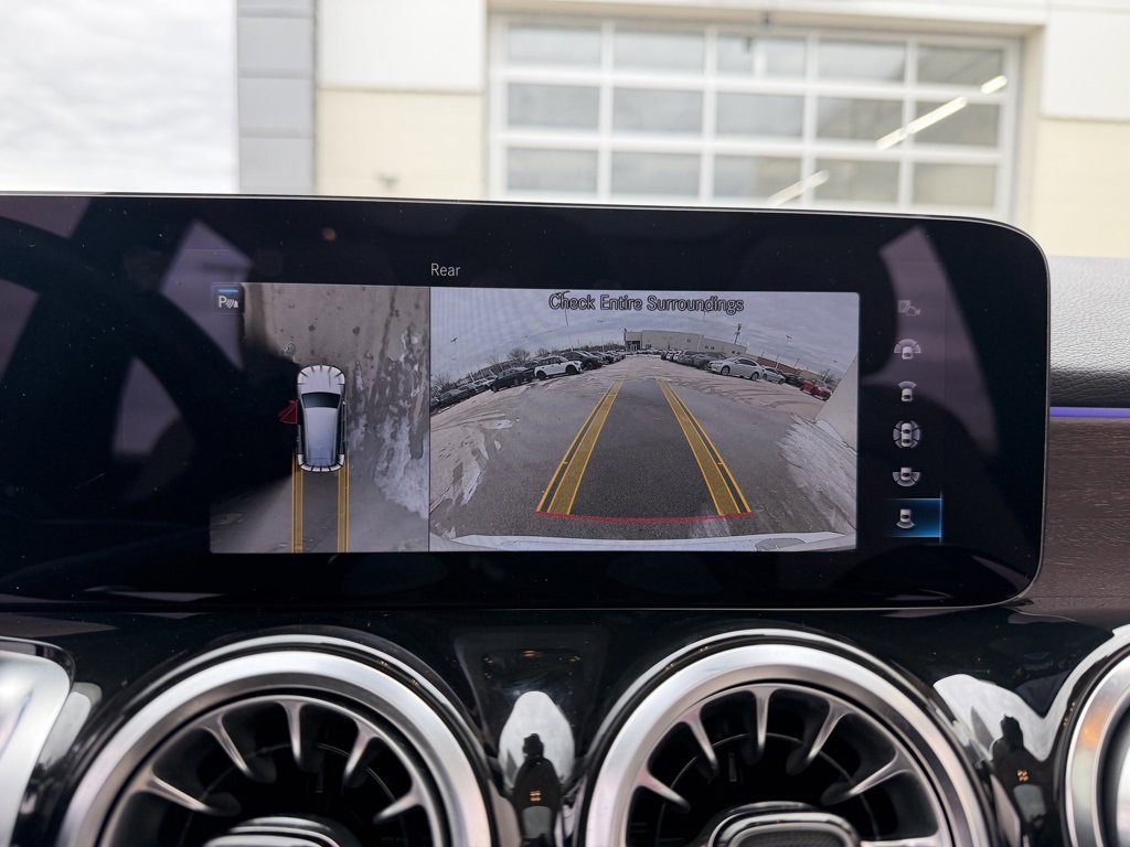 Used 2023 Mercedes-Benz GLB 250 4MATIC image 33