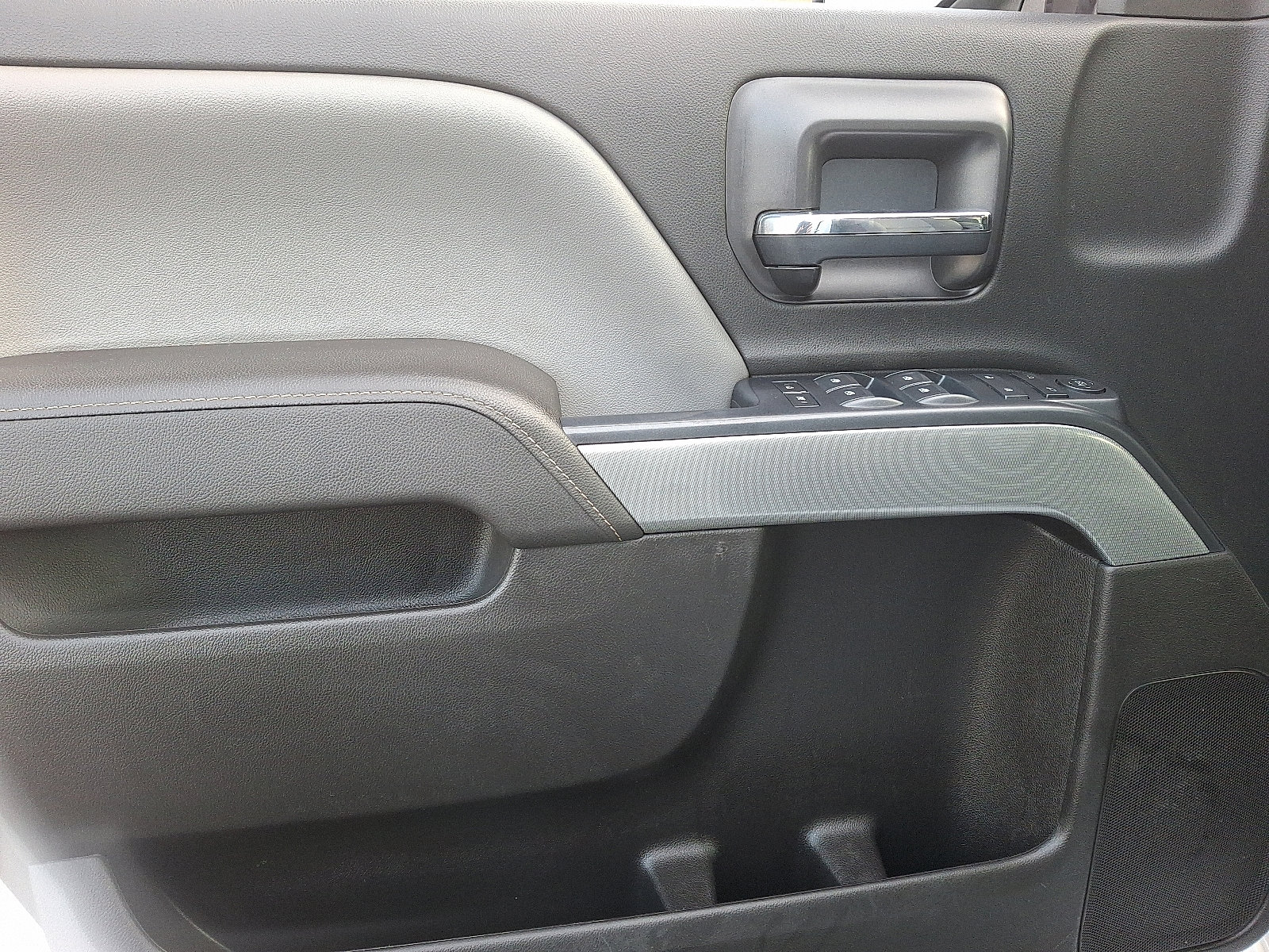 Used 2017 Chevrolet Silverado 1500 LT w/ All Star Edition image 13