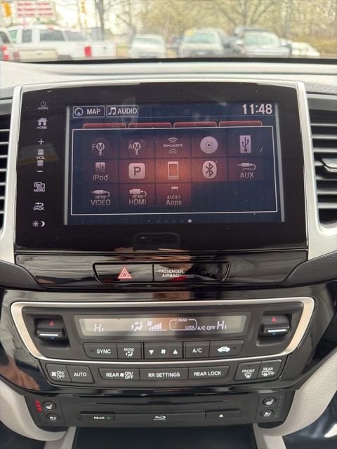 Used 2017 Honda Pilot Elite image 19