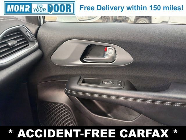 Used 2020 Chrysler Pacifica Limited w/ S Appearance Package image 26