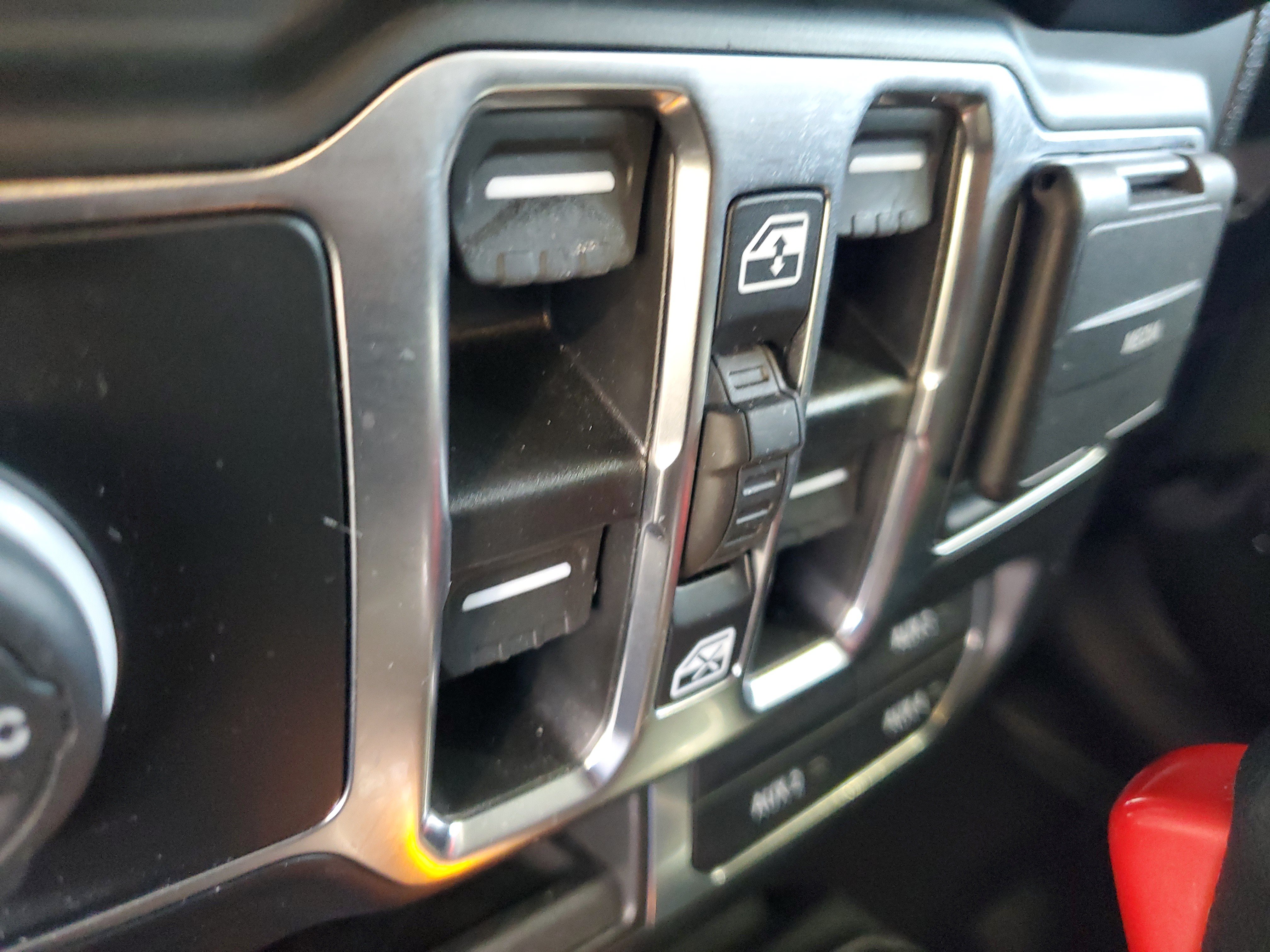 Used 2022 Jeep Gladiator Sport AWD/4WD image 16