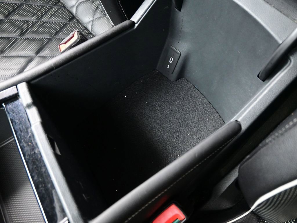 Used 2024 Volkswagen Atlas SEL Premium R-Line image 29