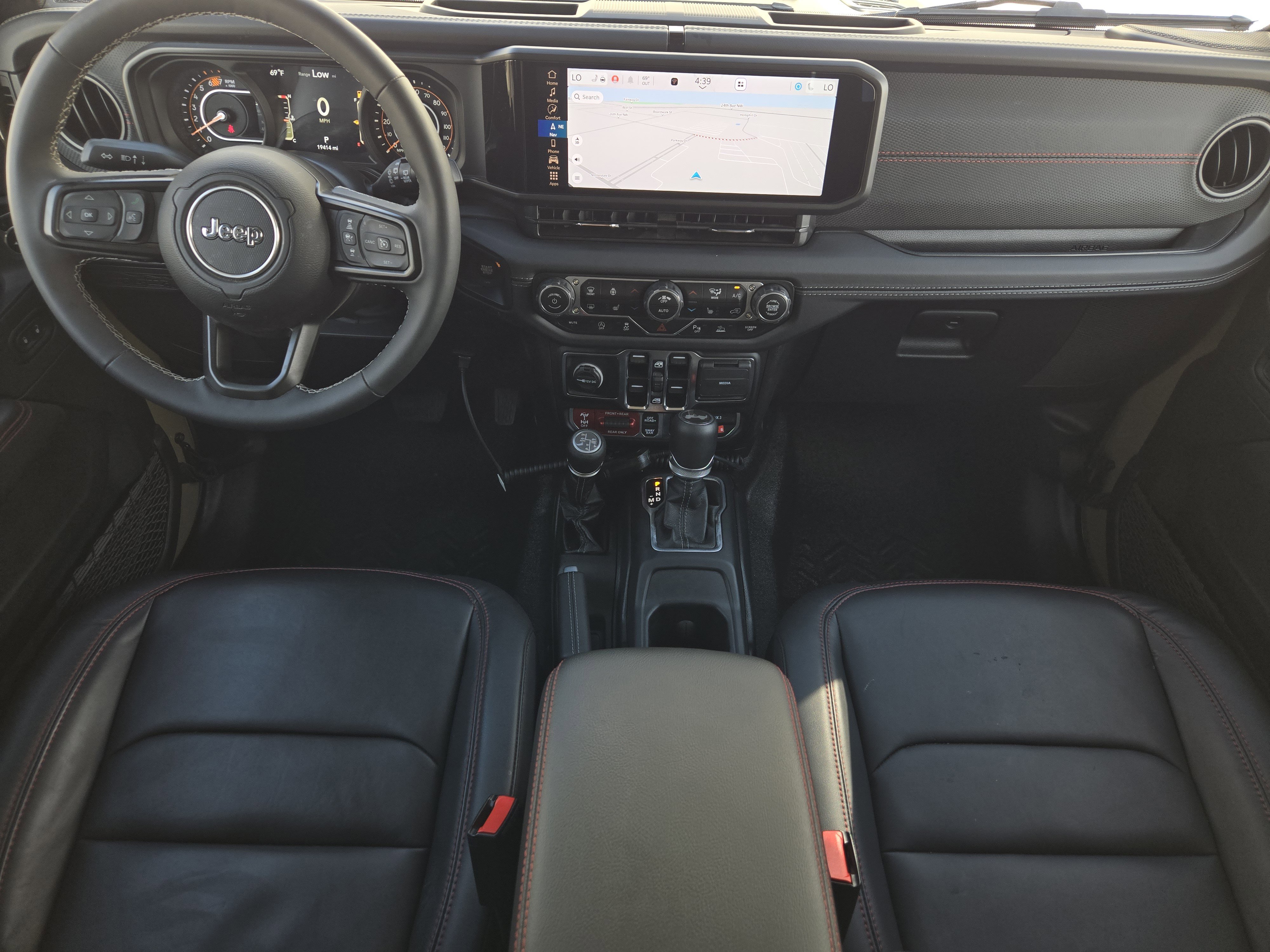Used 2025 Jeep Wrangler Unlimited Rubicon AWD/4WD image 27