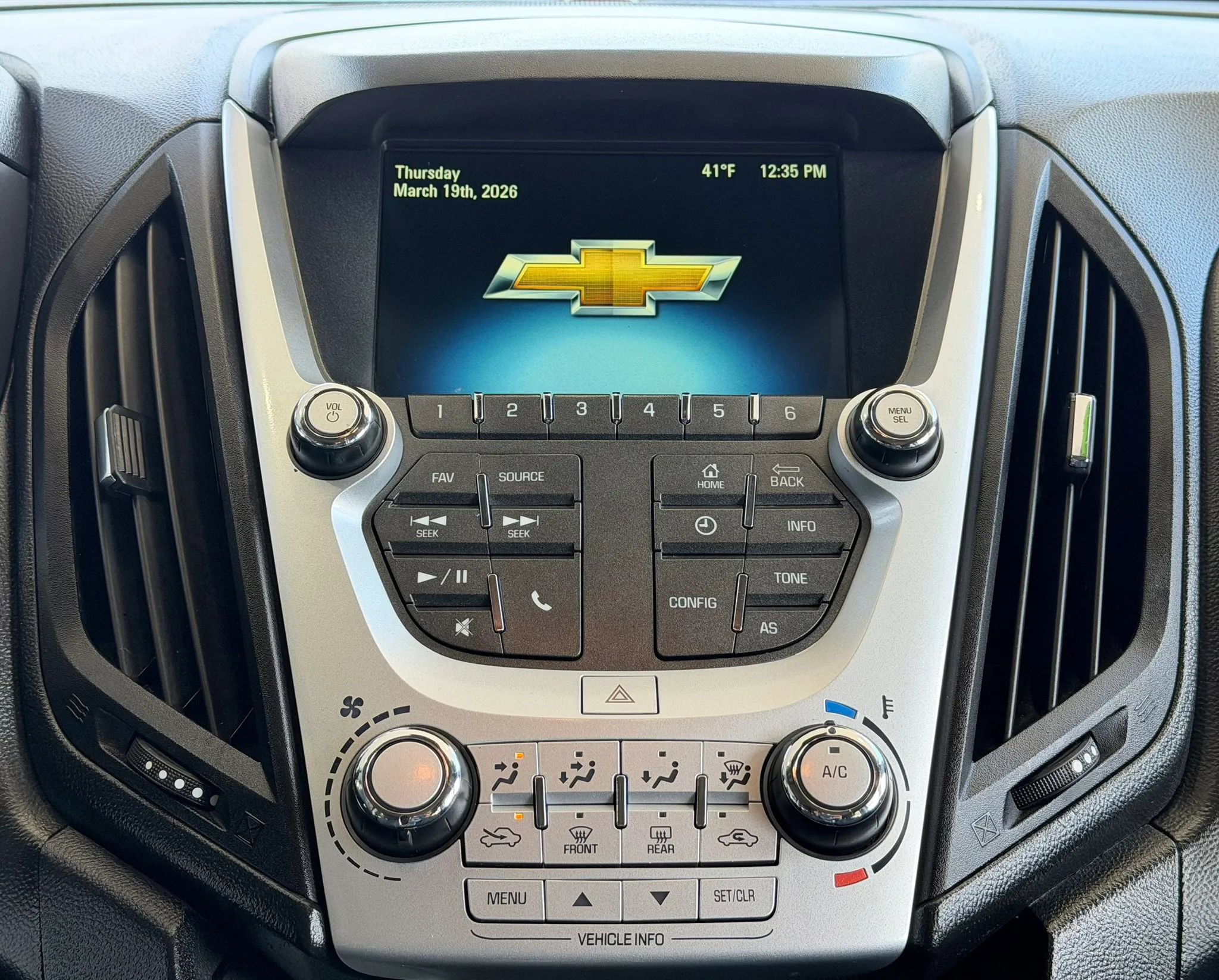 Used 2016 Chevrolet Equinox LS image 18