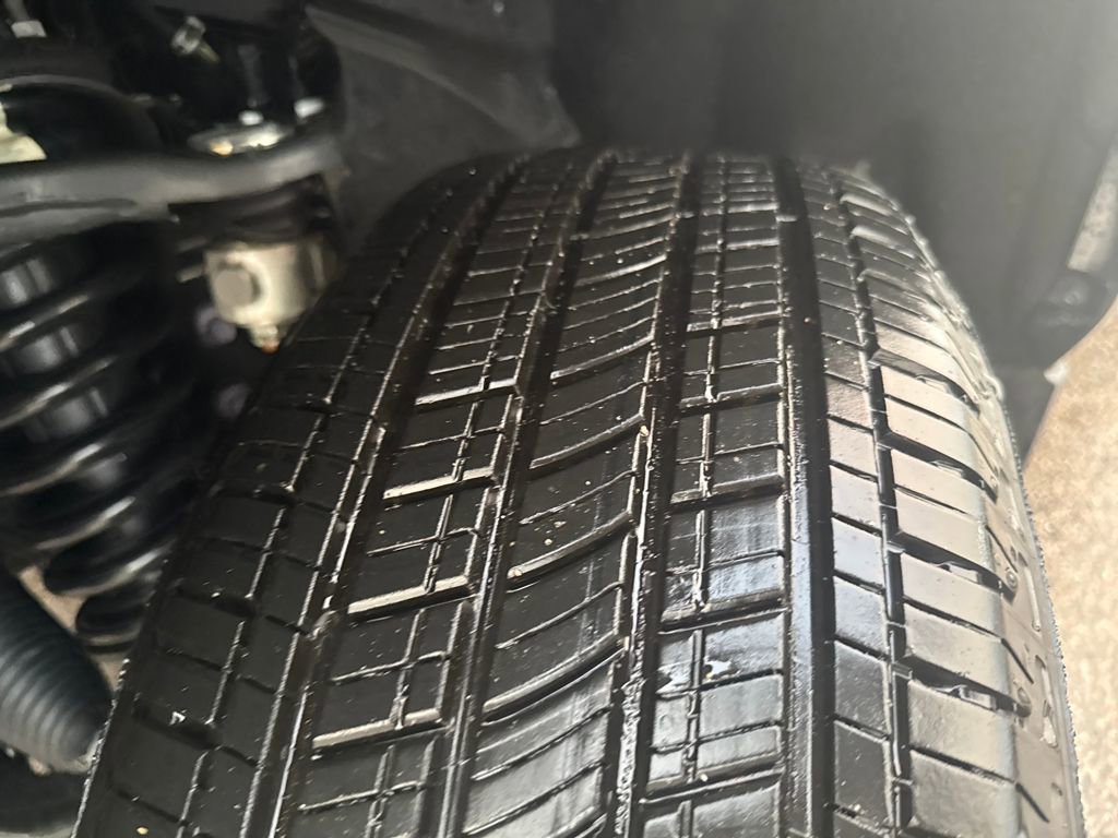 Used 2025 Toyota Tacoma Limited image 47