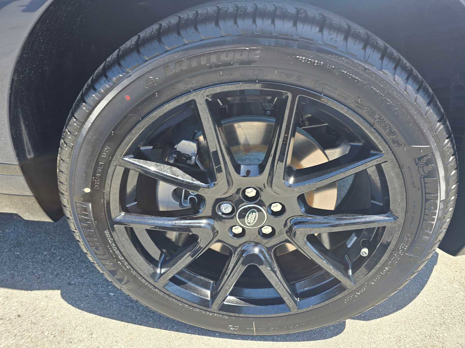 Certified 2026 Land Rover Range Rover Velar Dynamic SE image 9