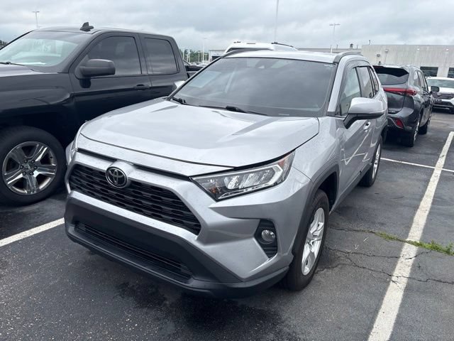 Used 2021 Toyota RAV4 XLE FWD image 3