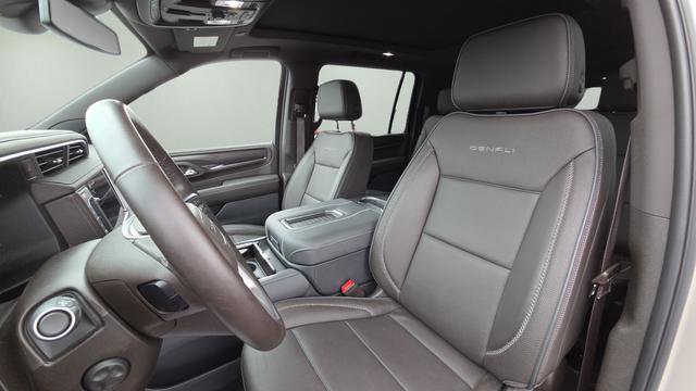 Used 2023 GMC Yukon XL Denali w/ LPO, Floor Liner Package RWD image 28