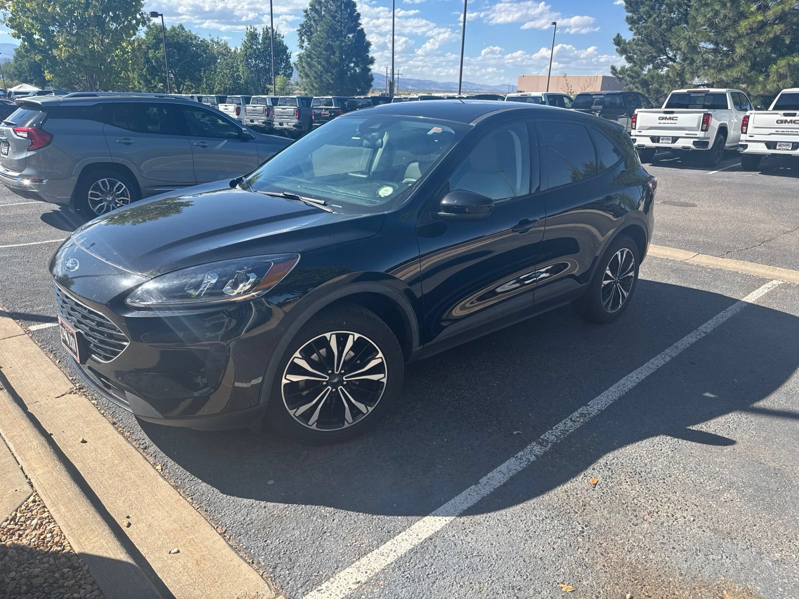Used 2021 Ford Escape SE w/ SE Sport Appearance Package