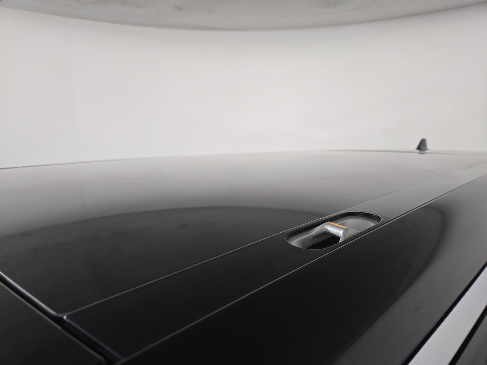 Used 2024 Rivian R1S Adventure AWD/4WD image 13