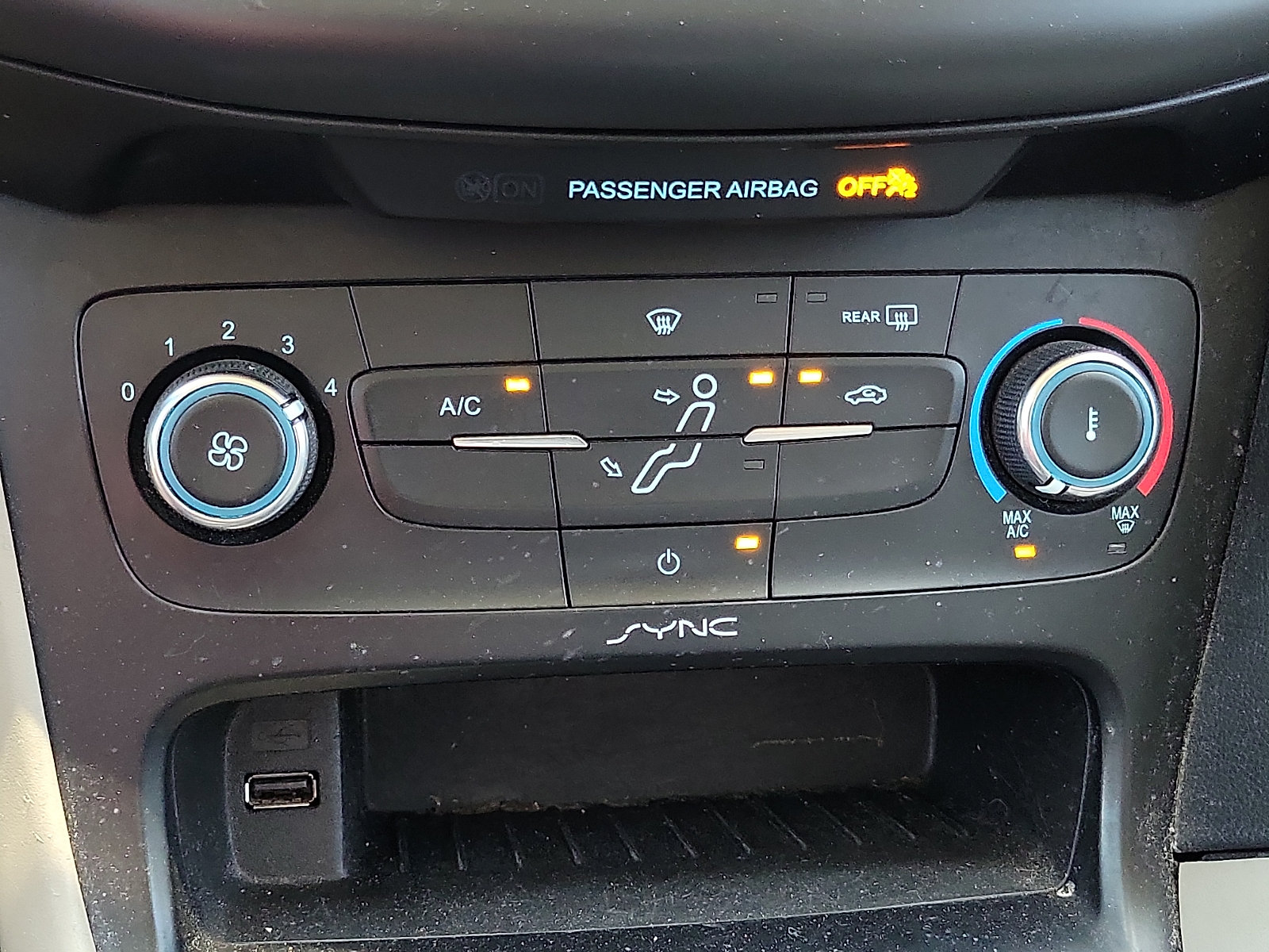 Used 2016 Ford Focus SE FWD image 16