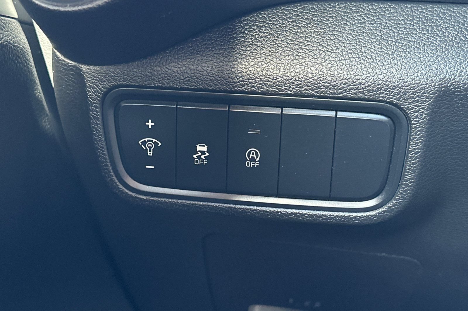 Certified 2023 Kia Soul LX FWD image 29