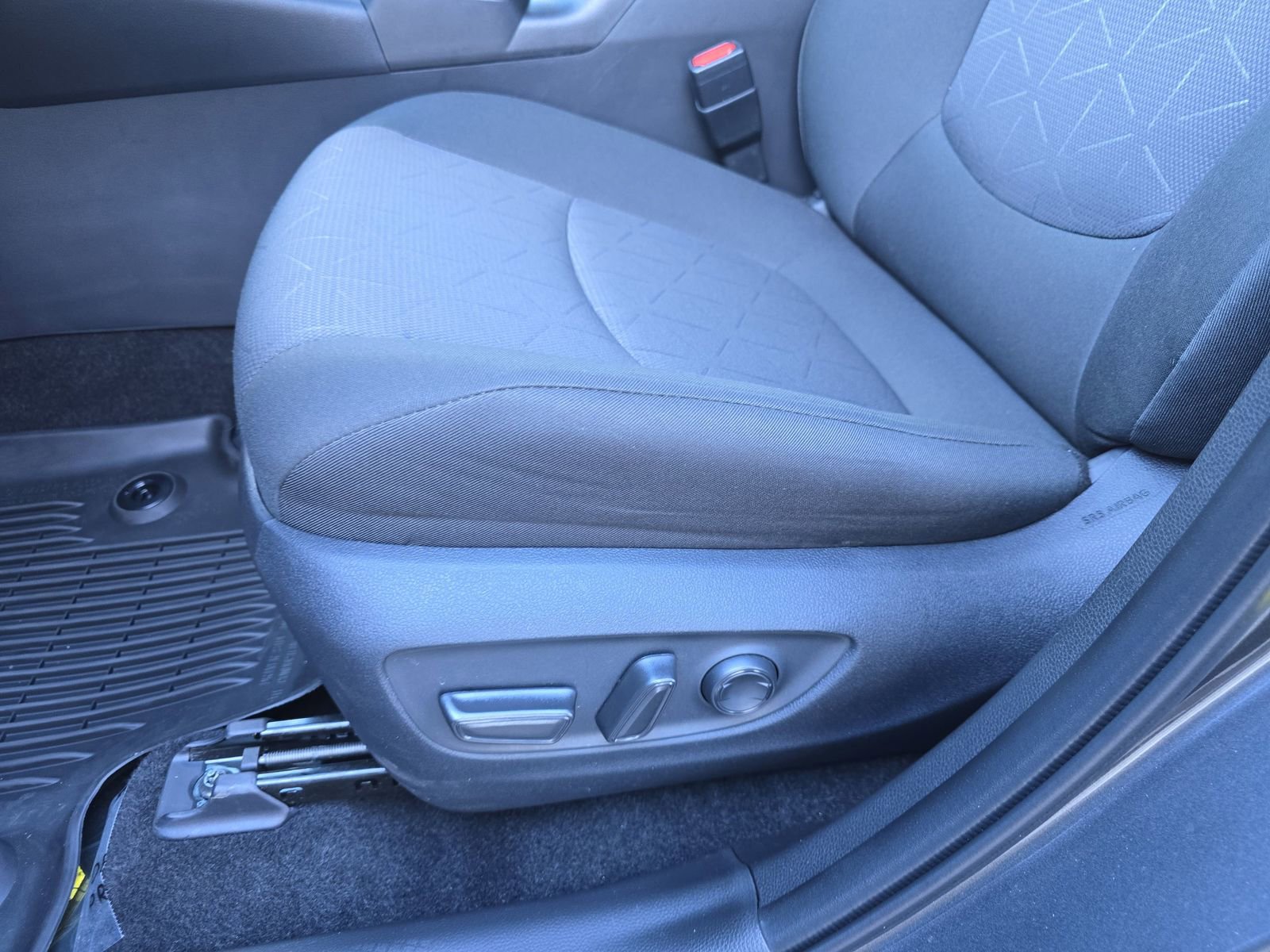 Used 2024 Toyota RAV4 XLE image 34