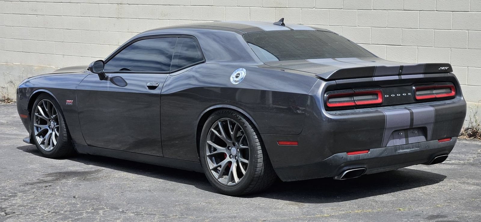 Used 2016 Dodge Challenger SRT w/ Technology Group RWD image 3