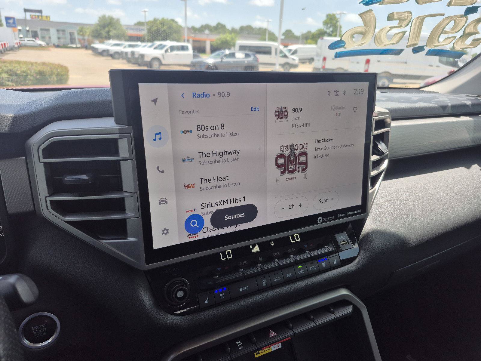Used 2022 Toyota Tundra Limited w/ Power Package RWD image 8