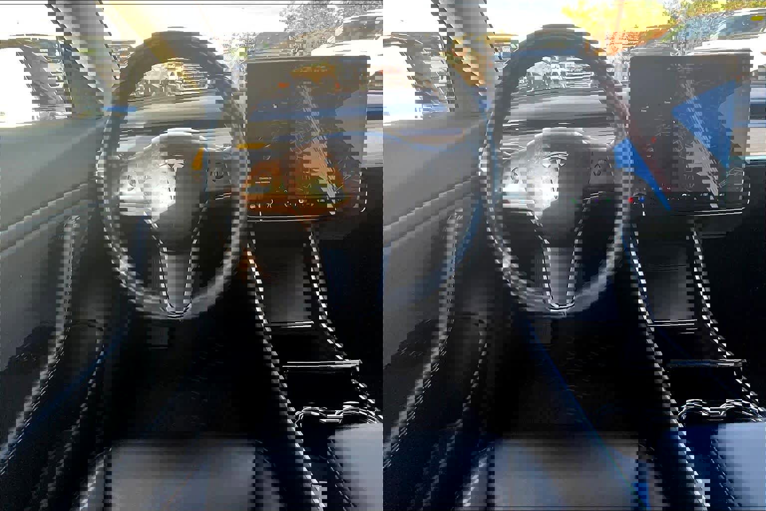 Used 2018 Tesla Model 3 Mid Range image 5