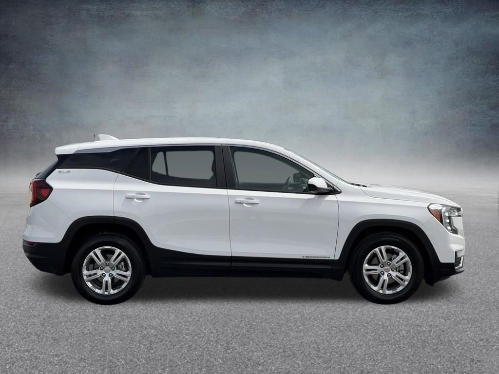 Certified 2024 GMC Terrain SLE FWD image 3
