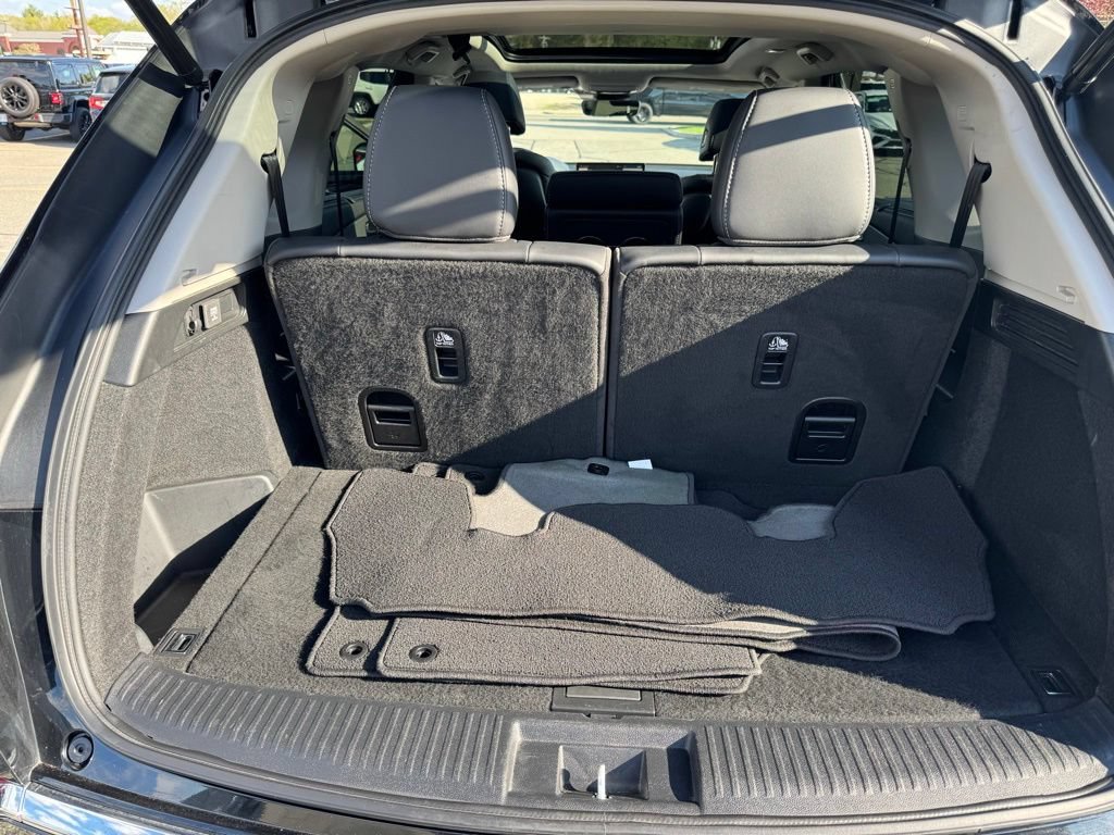 Used 2023 Acura MDX w/ Technology Package AWD/4WD image 32