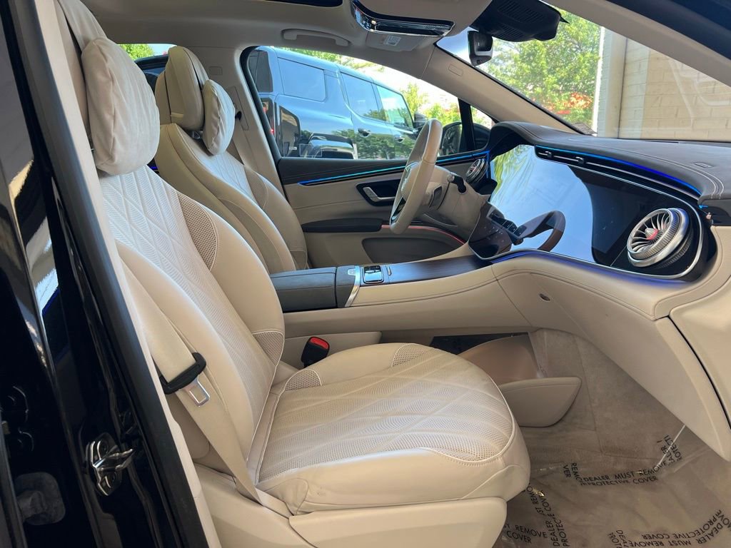 Used 2023 Mercedes-Benz EQS 580 4MATIC SUV w/ Exclusive Trim Package image 12