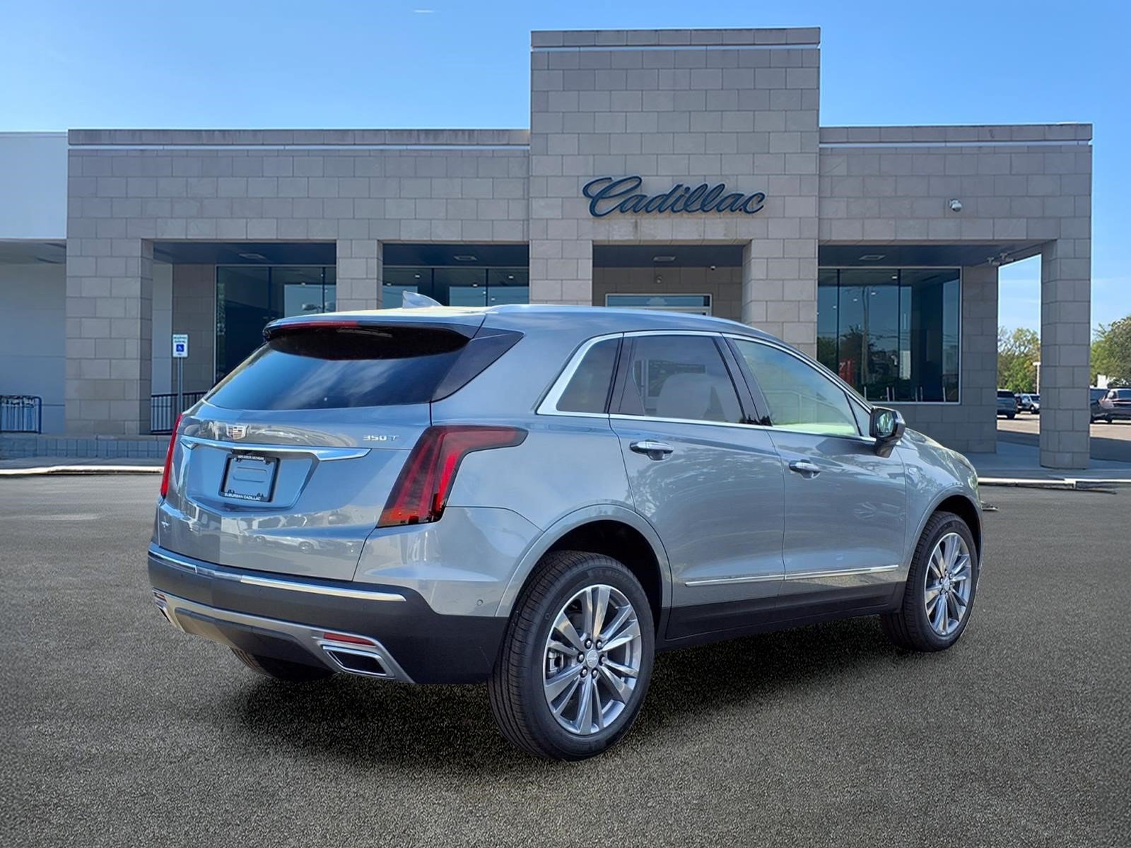 New 2026 Cadillac XT5 Premium Luxury w/ Driver Assist Package AWD/4WD image 4