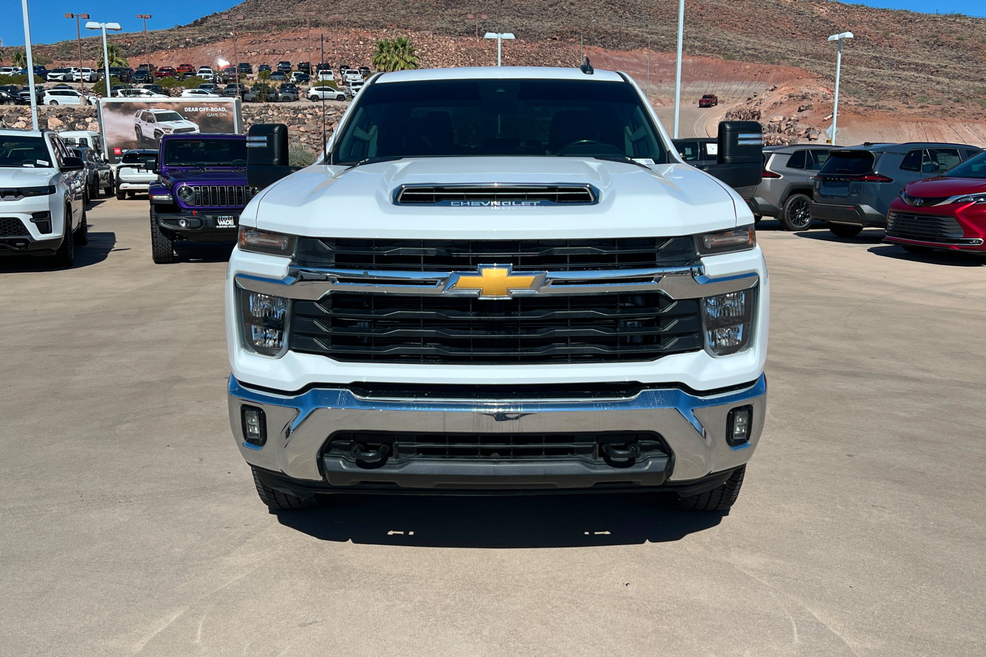Used 2025 Chevrolet Silverado 2500 LT AWD/4WD image 8