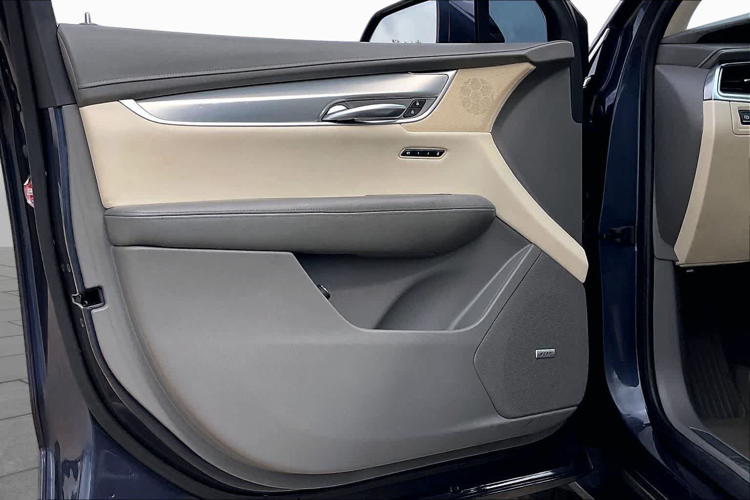 Used 2019 Cadillac XT5 Luxury FWD image 19