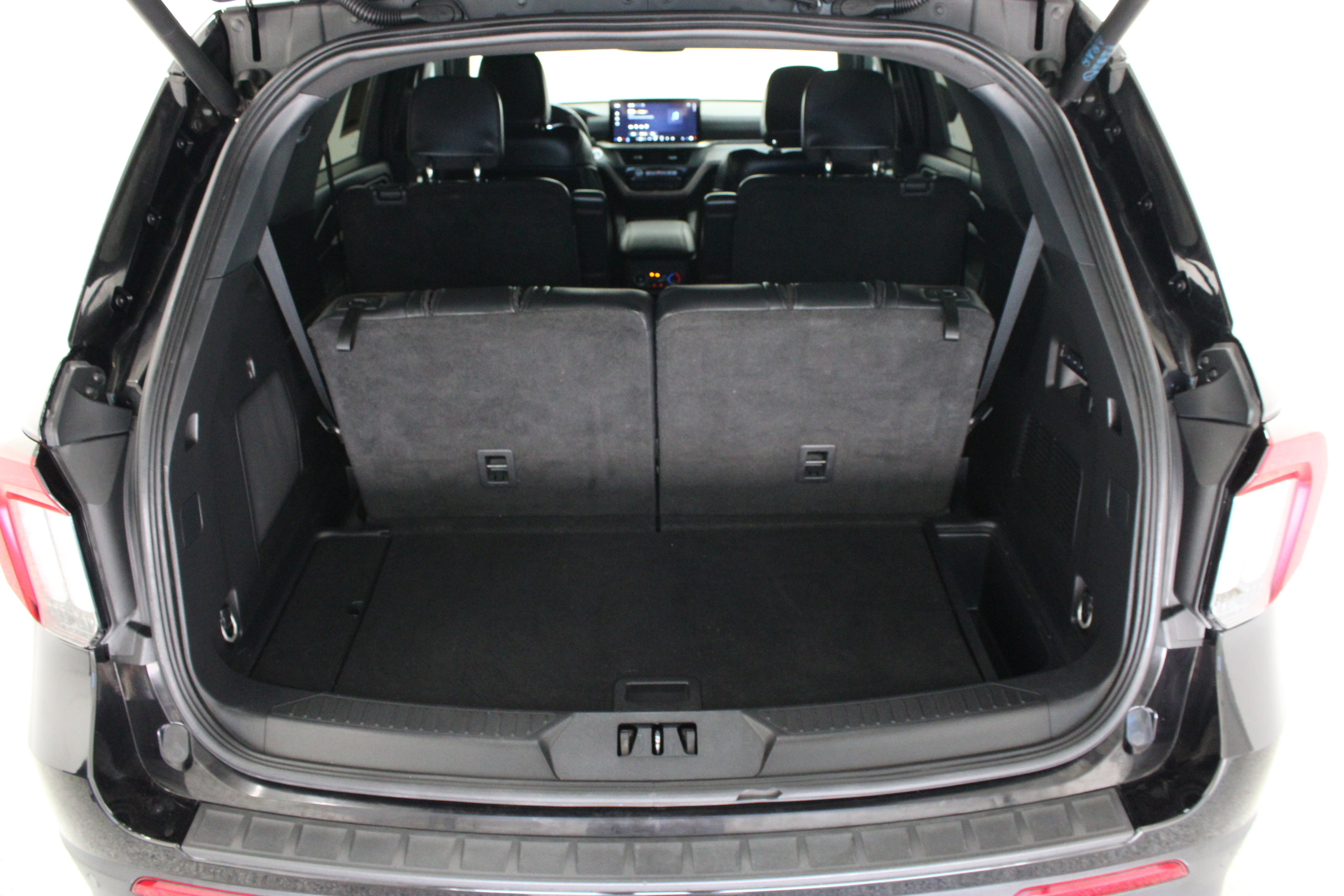 Used 2025 Ford Explorer ST w/ Sun And Sound Package AWD/4WD image 34