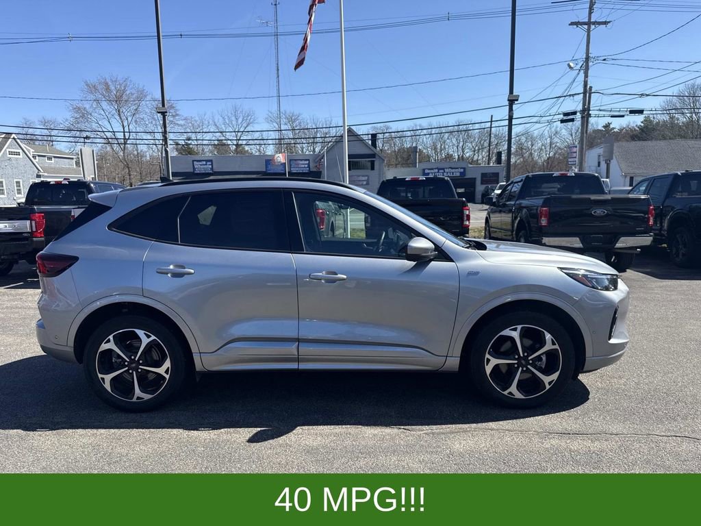 Used 2023 Ford Escape ST-Line Elite w/ Premium Technology Package AWD/4WD image 9