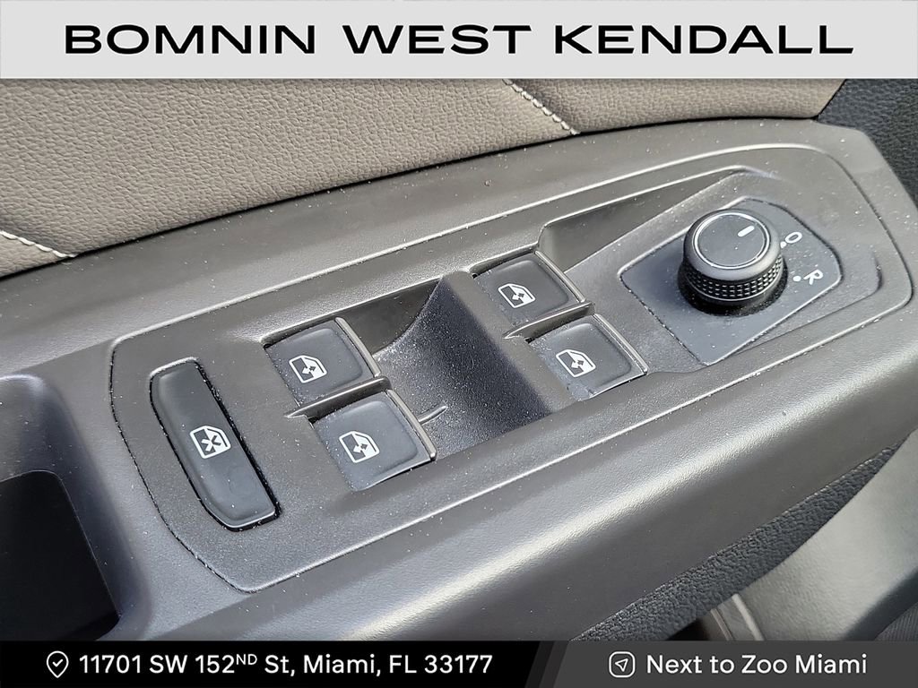 Used 2022 Volkswagen Atlas Cross Sport SEL R-Line image 33