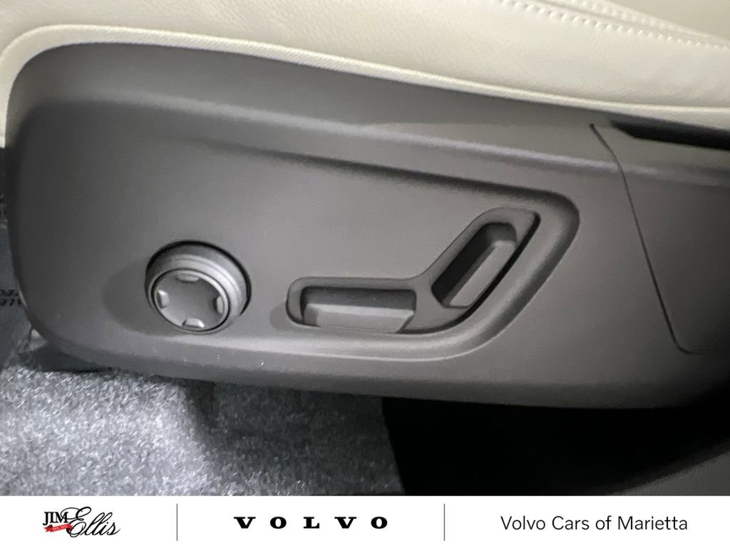 New 2026 Volvo XC40 B5 Ultra w/ Climate Package image 14