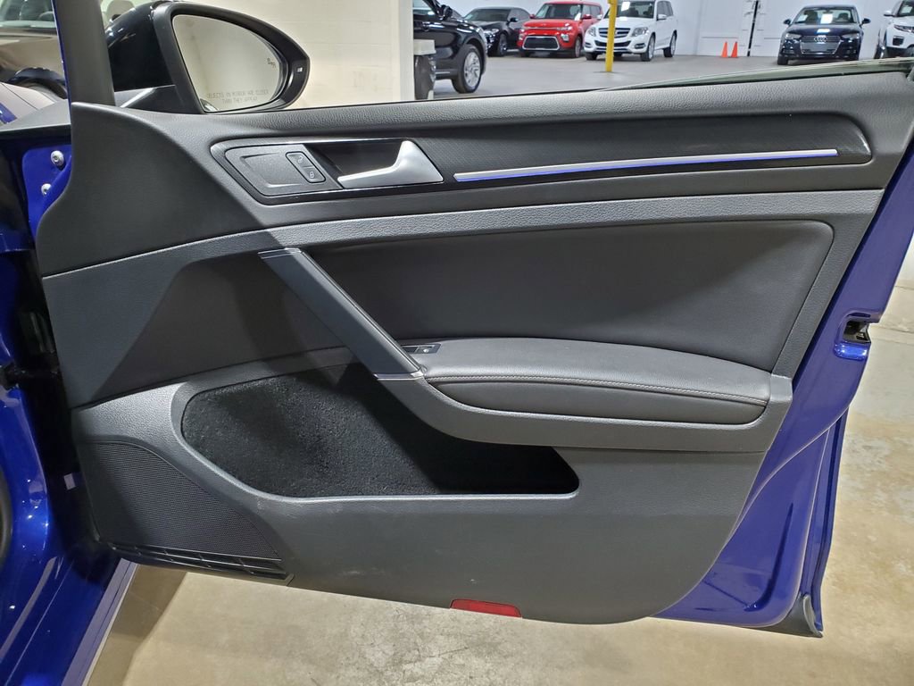 Used 2017 Volkswagen Golf R 4-Door image 16