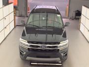 Used 2022 Ford Expedition Limited image 2