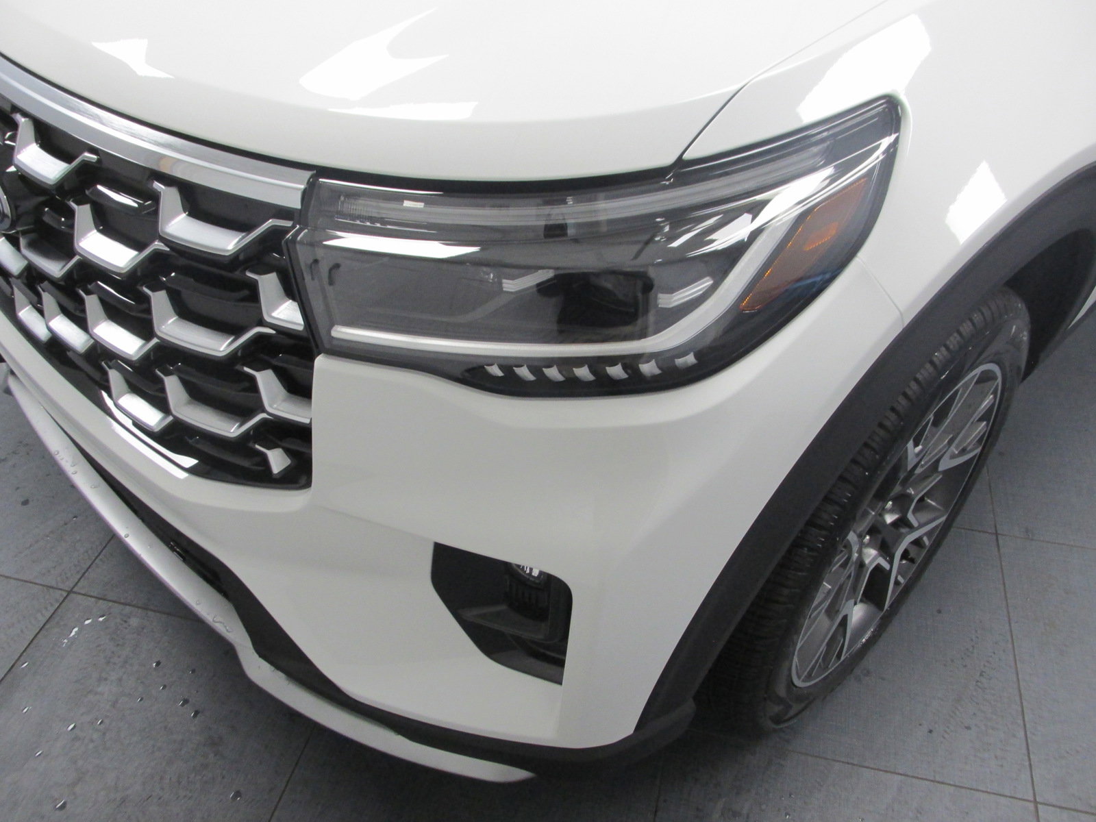 New 2025 Ford Explorer Platinum w/ Ultimate Package image 8