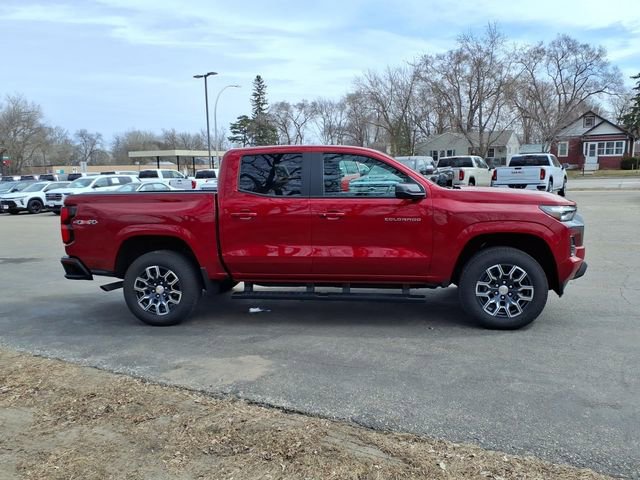 Used 2024 Chevrolet Colorado LT w/ LT Convenience Package III AWD/4WD image 2