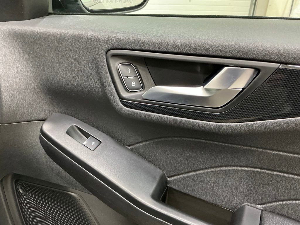 Used 2025 Ford Escape ST-Line image 31
