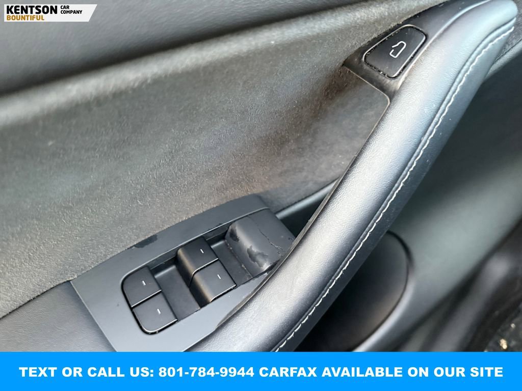 Used 2022 Tesla Model Y Long Range image 16