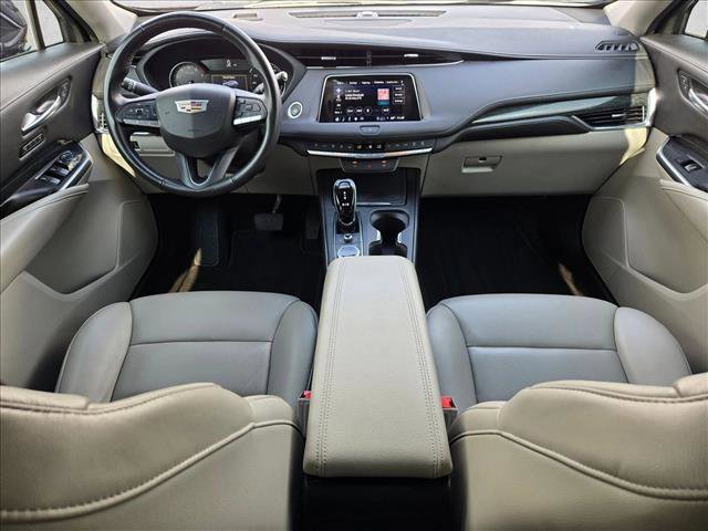 Used 2023 Cadillac XT4 Premium Luxury image 18