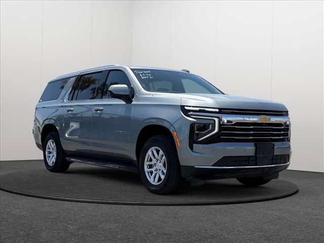 Used 2025 Chevrolet Suburban LT AWD/4WD image 6