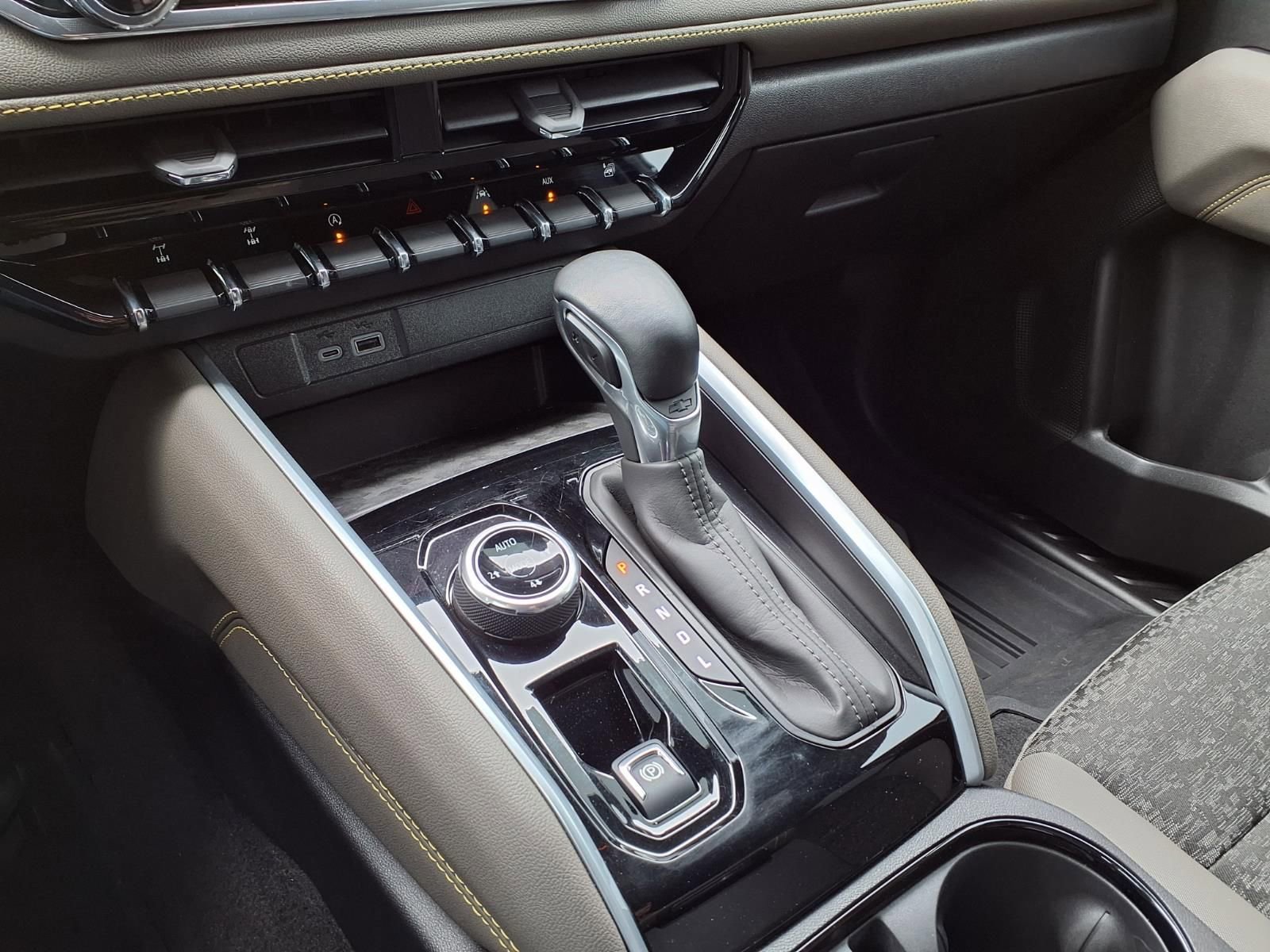 Used 2024 Chevrolet Colorado ZR2 w/ Safety Package image 28