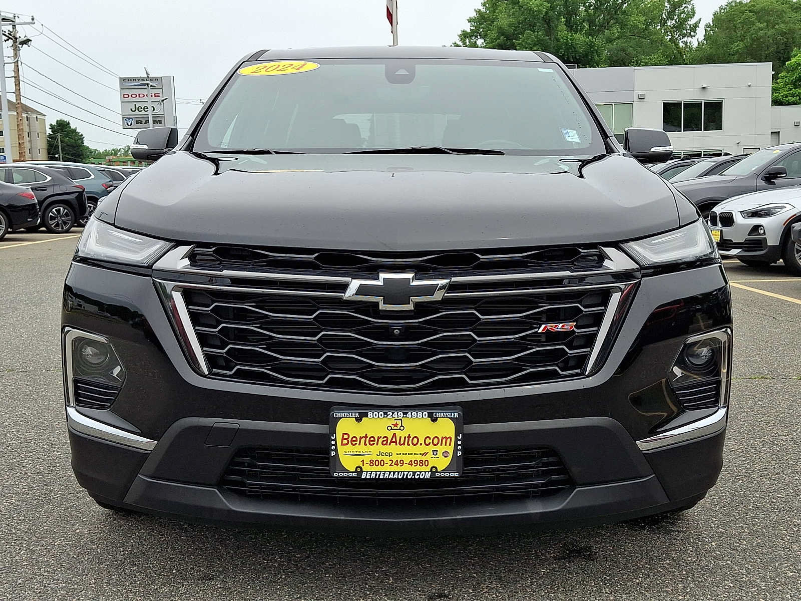Used 2024 Chevrolet Traverse RS AWD/4WD image 2