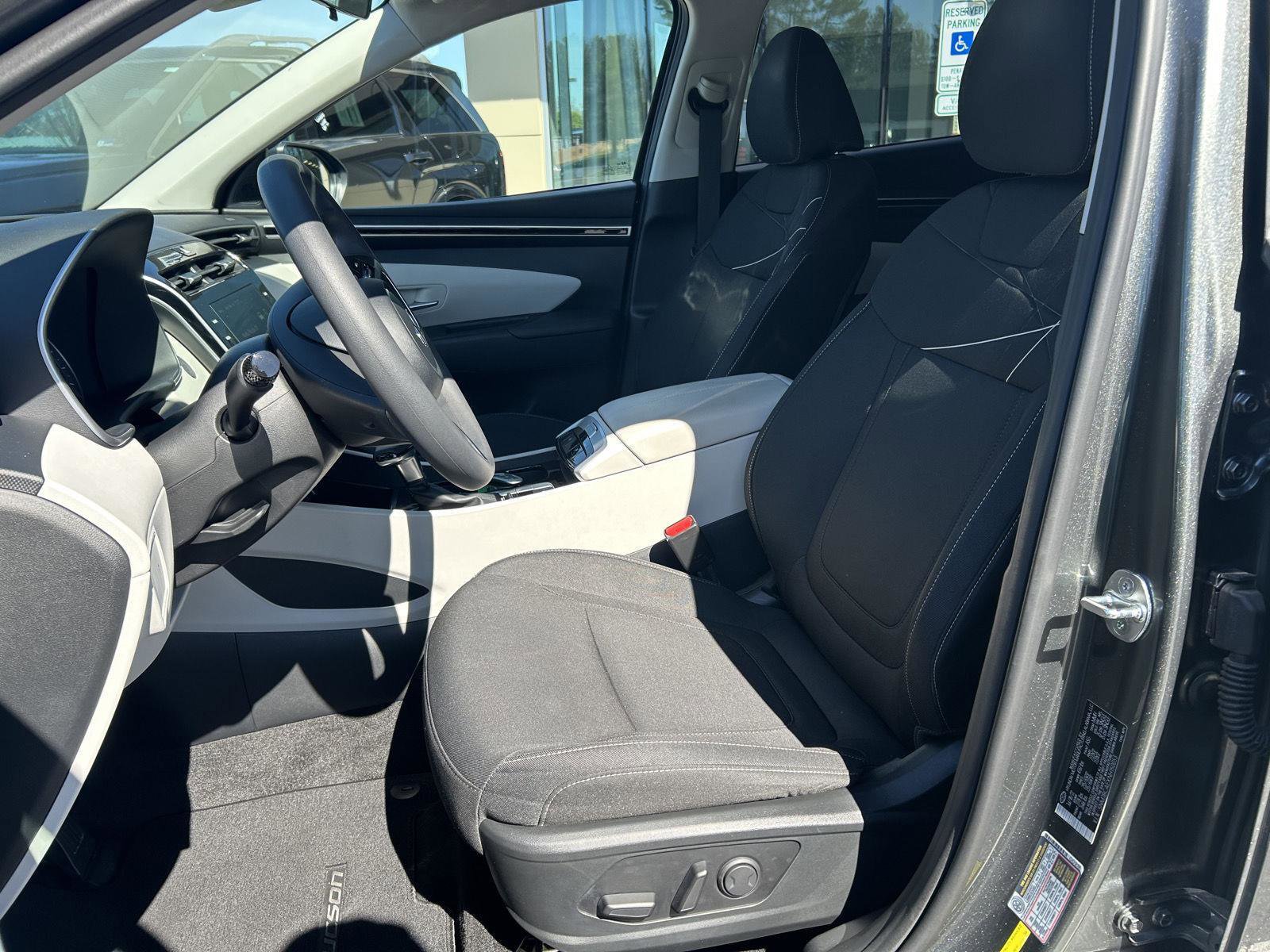 Used 2022 Hyundai Tucson SEL w/ Cargo Package image 12