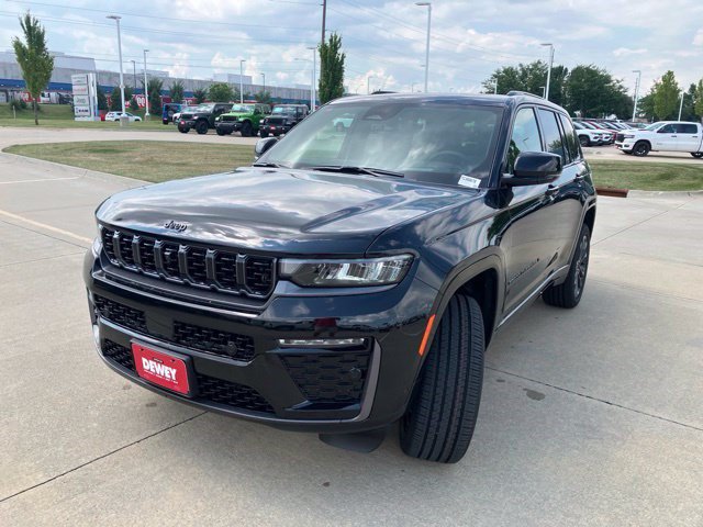New 2026 Jeep Grand Cherokee Limited AWD/4WD image 3