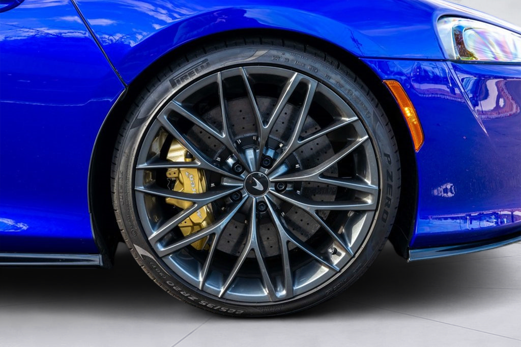New 2025 McLaren GTS RWD image 29