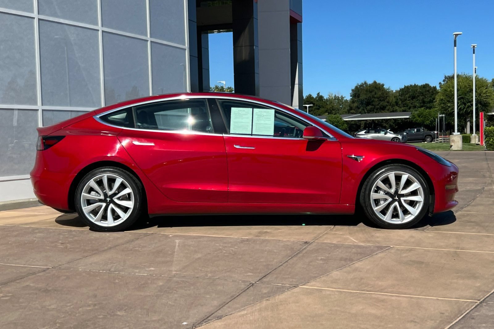 Used 2018 Tesla Model 3 Long Range RWD image 3