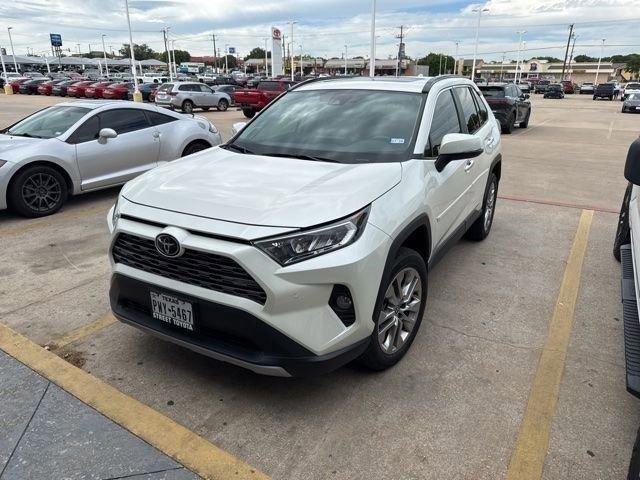 Used 2021 Toyota RAV4 Limited FWD image 3