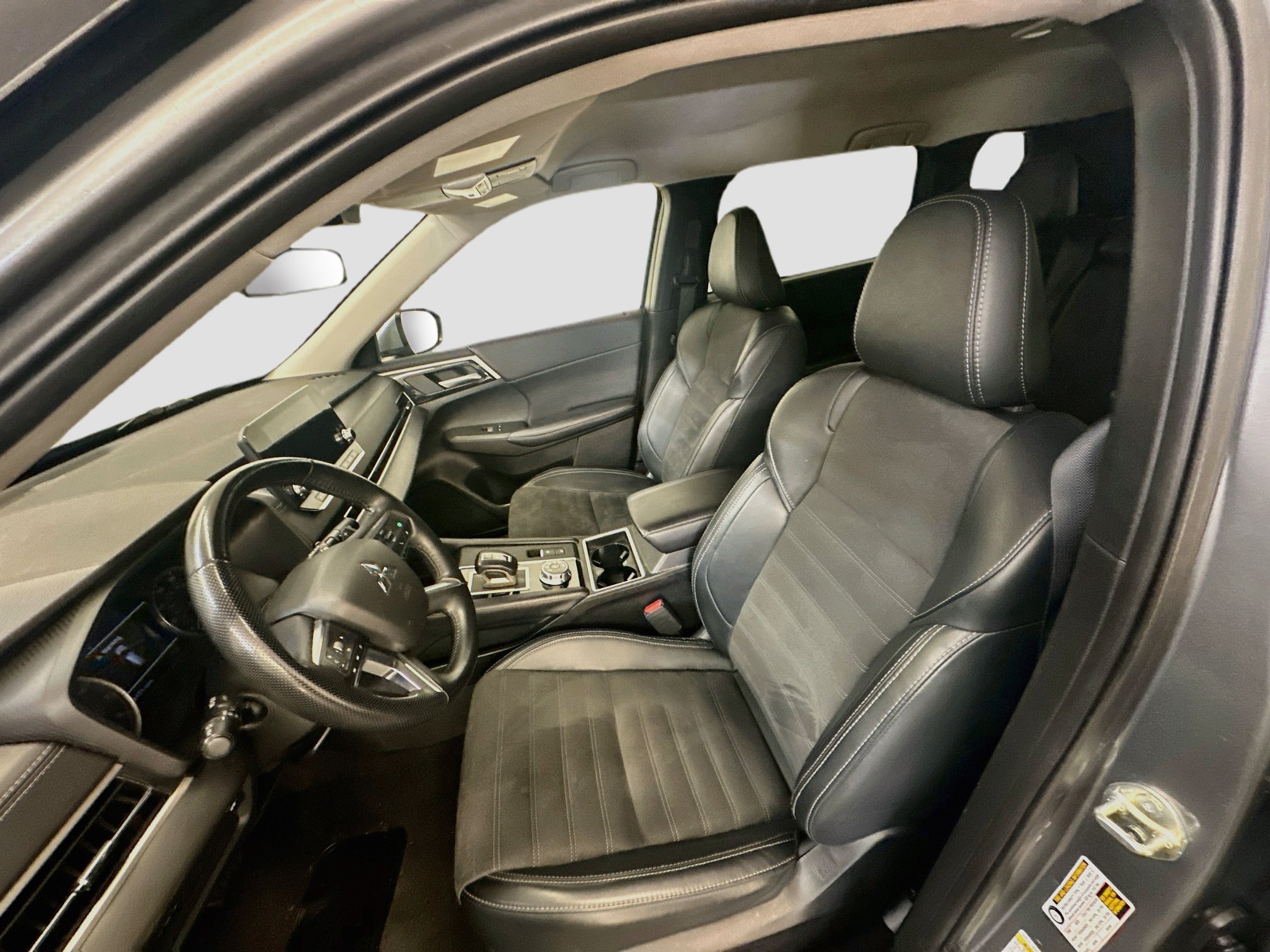 Used 2024 Mitsubishi Outlander SE AWD/4WD image 13