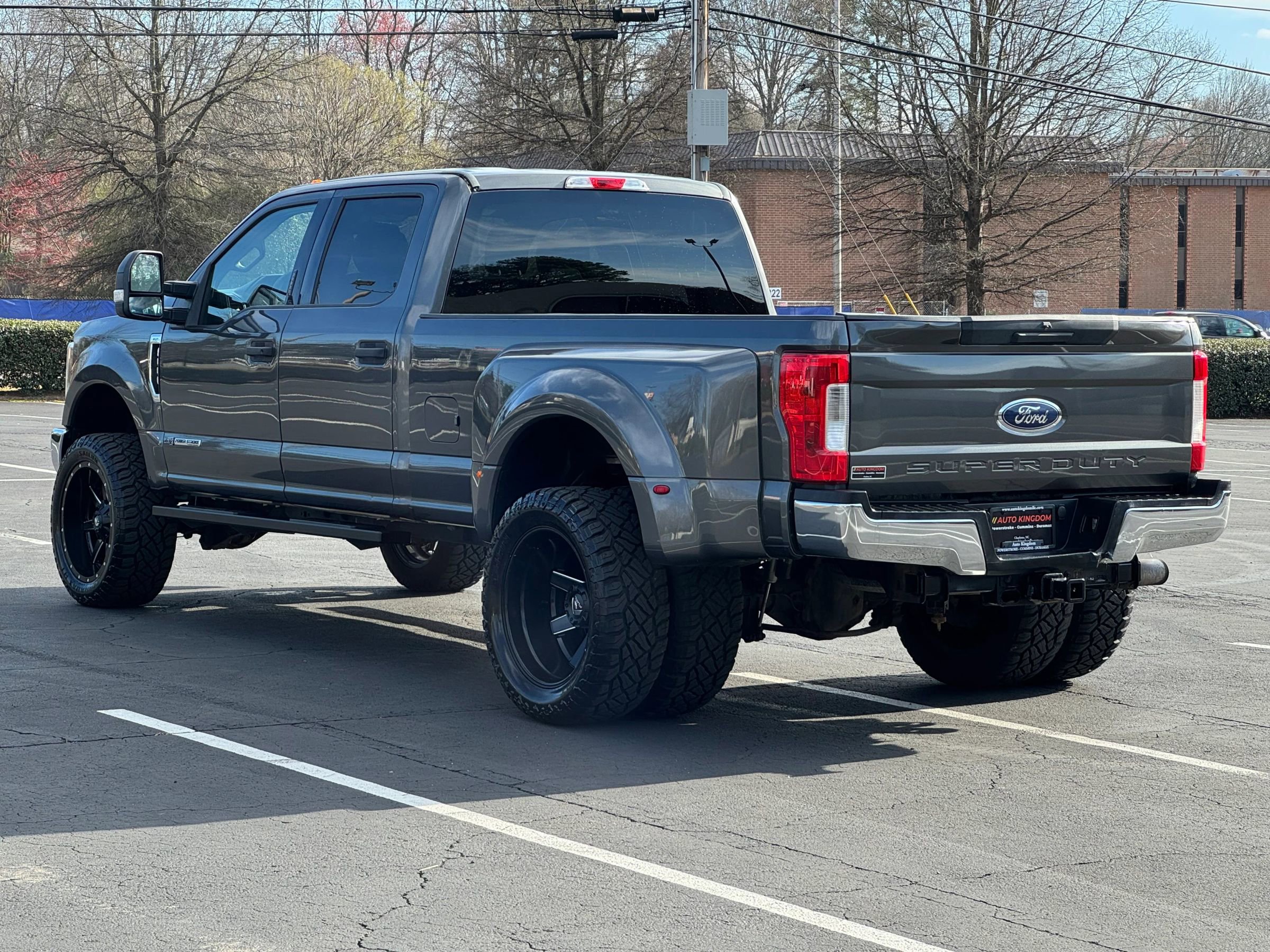 Used 2019 Ford F350 XLT image 7