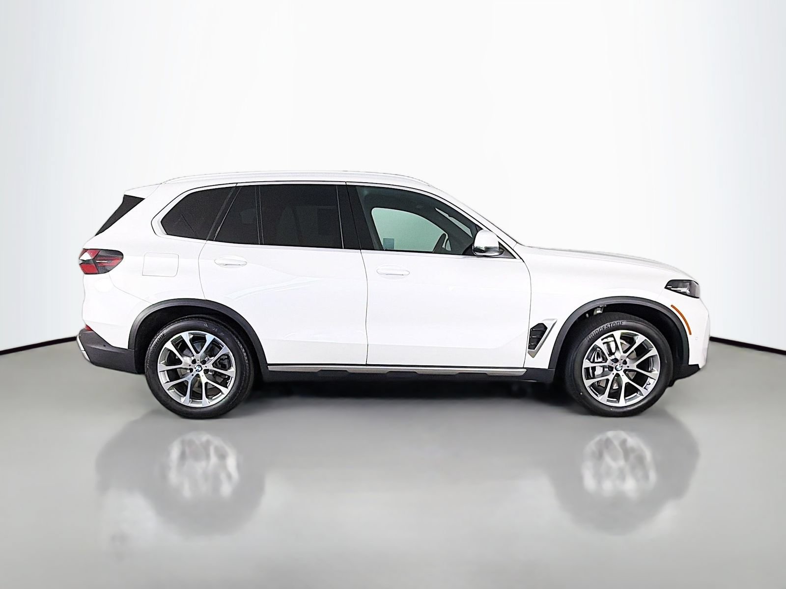 Certified 2024 BMW X5 sDrive40i w/ Parking Assistance Package RWD image 8