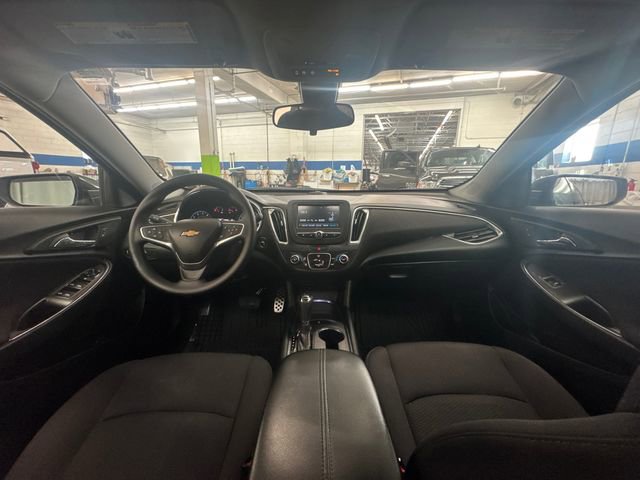 Used 2017 Chevrolet Malibu LT image 26